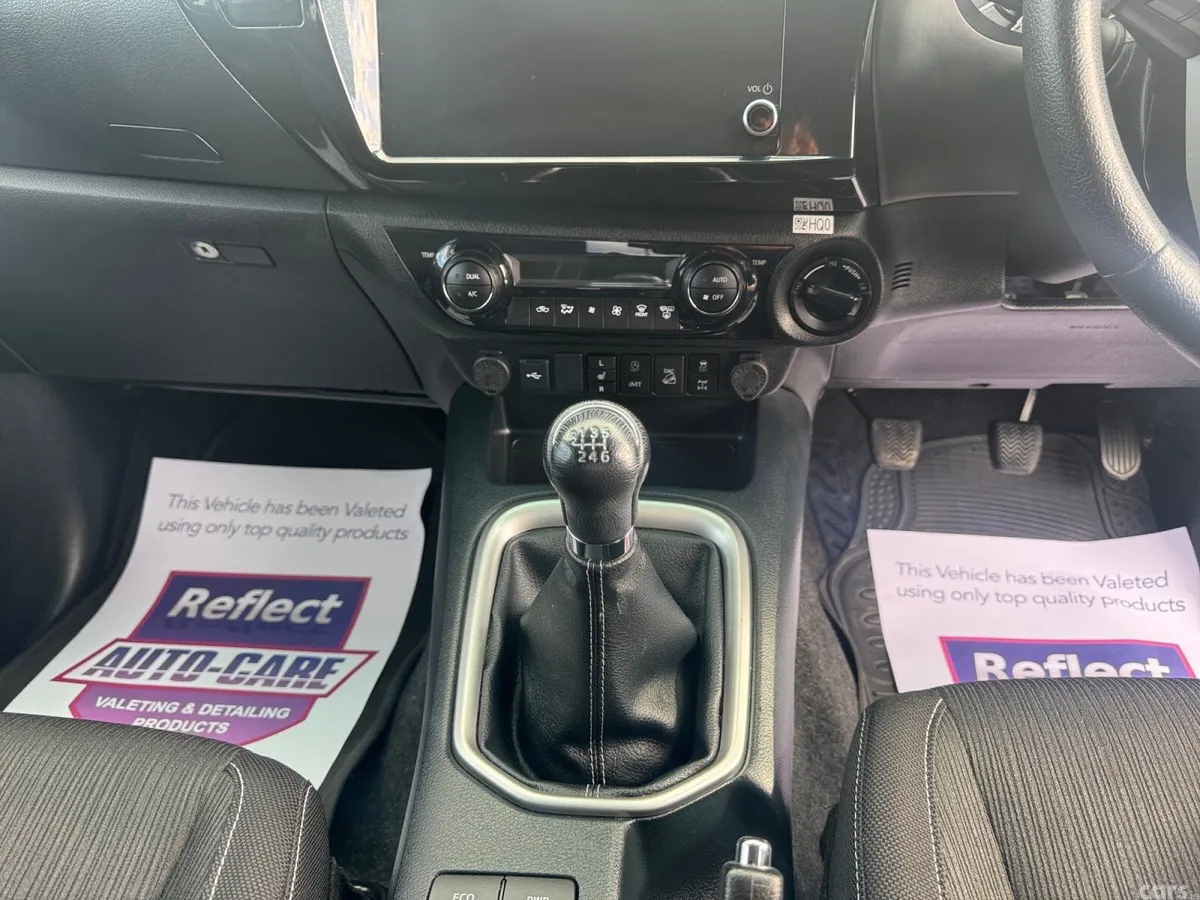 Toyota Hilux Pick Up, Diesel, 2025, Silver