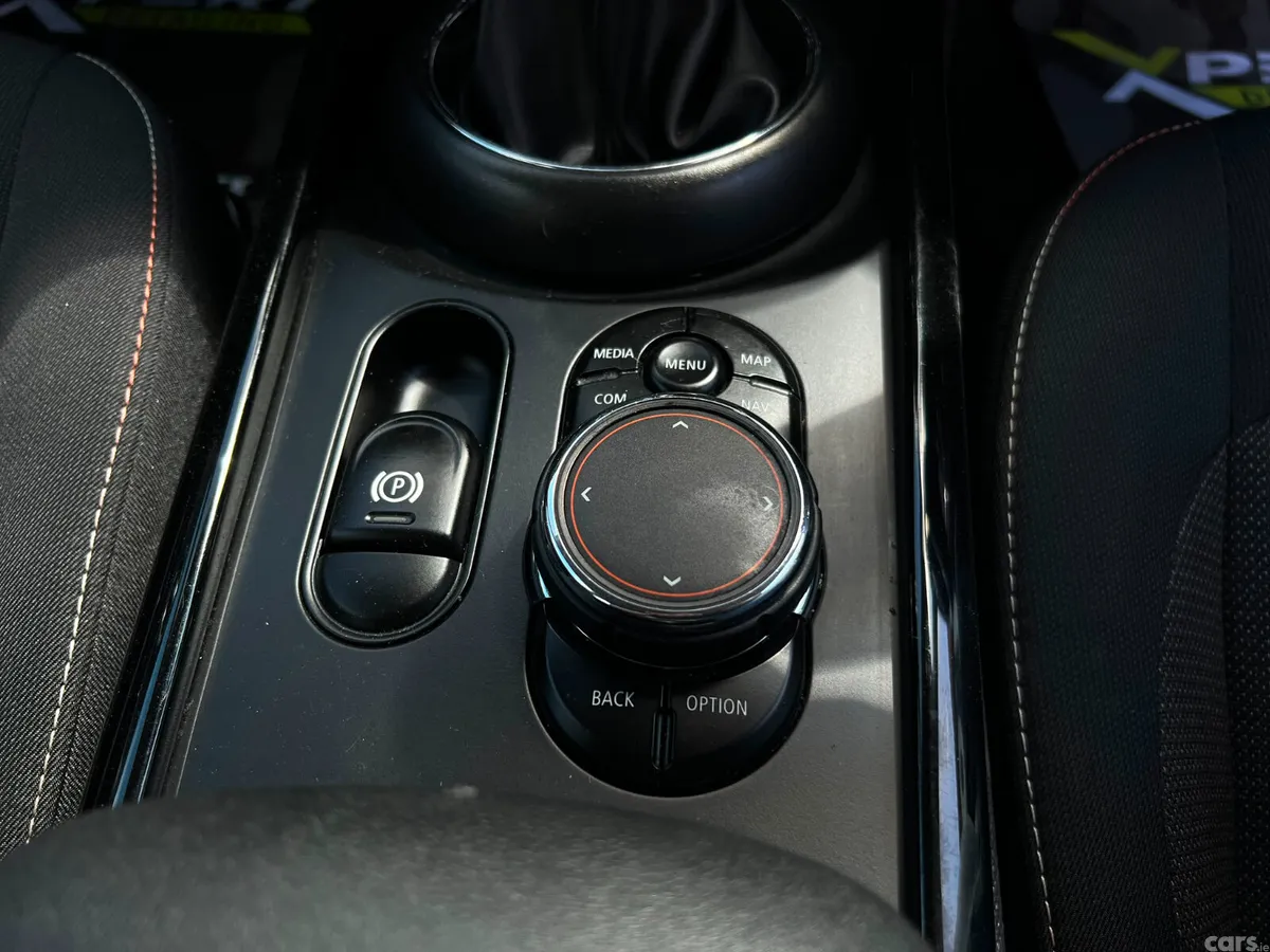 Mini Cooper Hatchback, Diesel, 2019, Green
