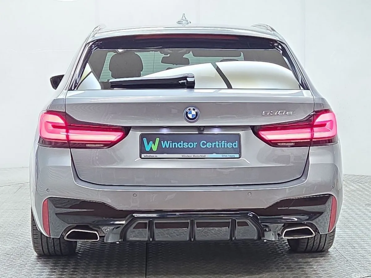 BMW 5-Series Estate, Petrol Plug-in Hybrid, 2023, Grey