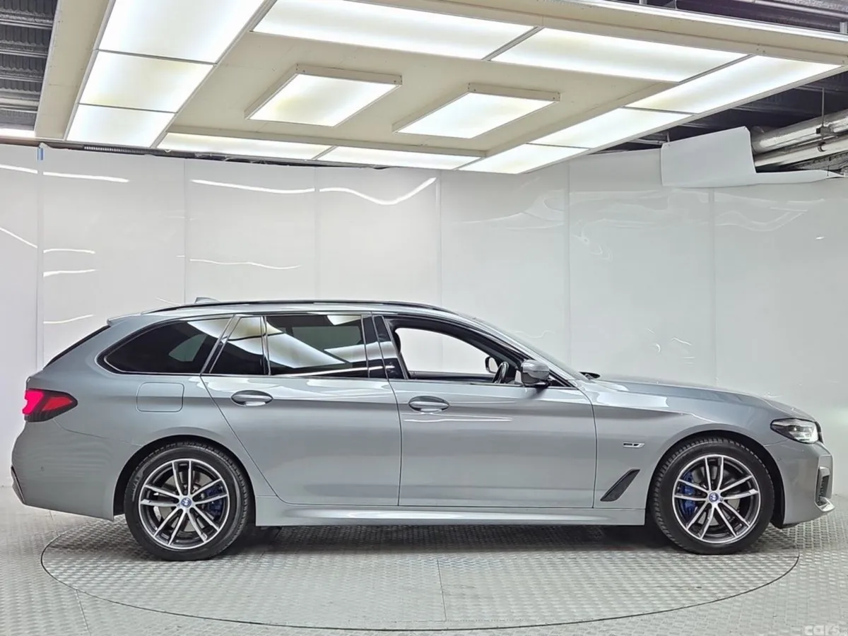 BMW 5-Series Estate, Petrol Plug-in Hybrid, 2023, Grey