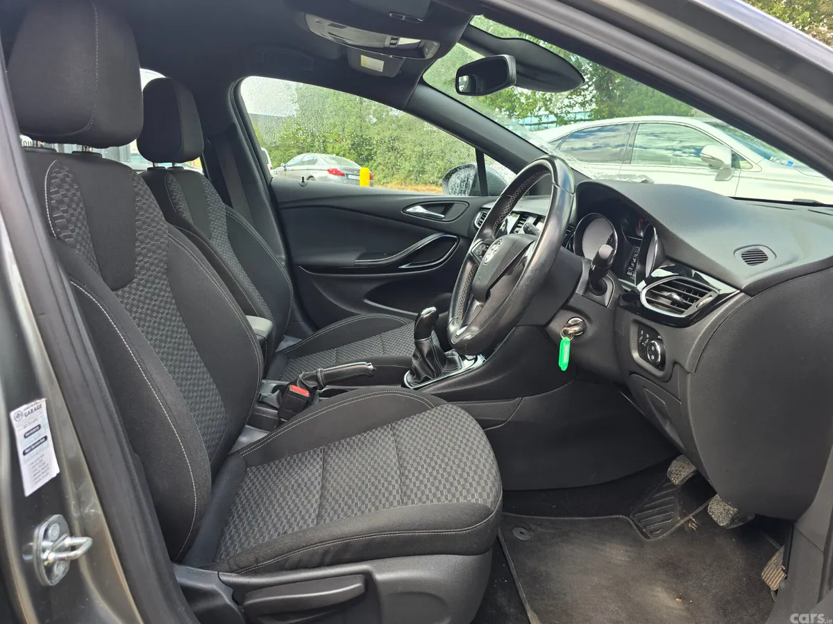 Opel Astra Hatchback, Petrol, 2017, Grey