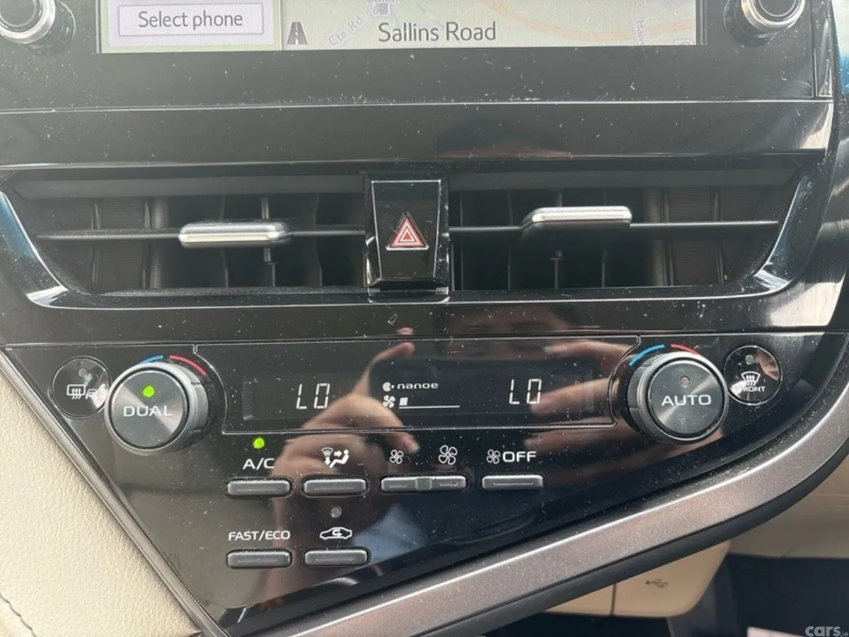 Toyota Camry Saloon, Petrol Hybrid, 2023, Silver