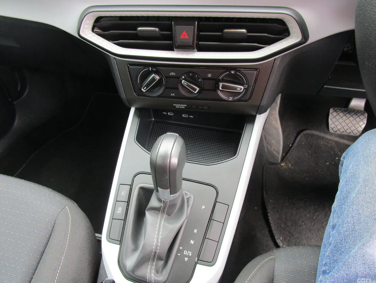 SEAT Arona SUV, Petrol, 2023, White