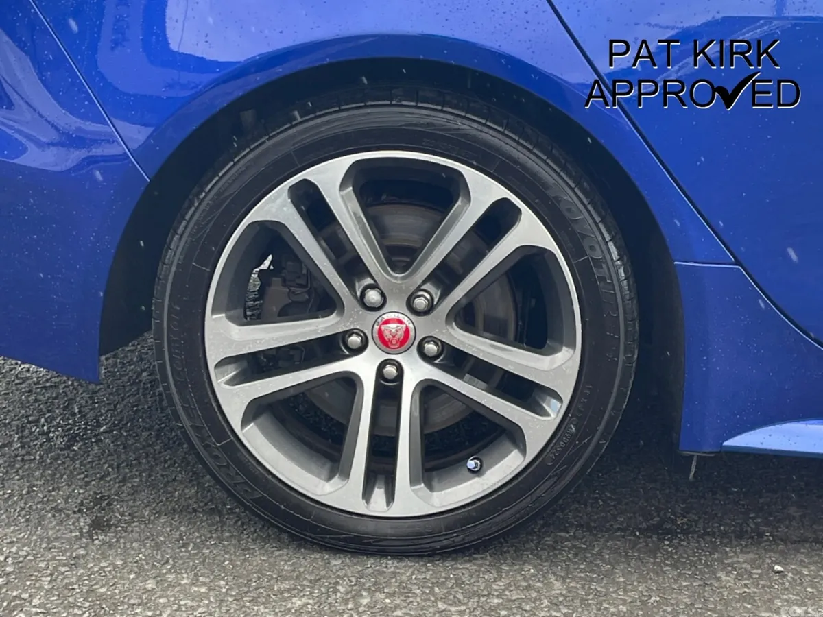 Jaguar XE Saloon, Diesel, 2020, Blue