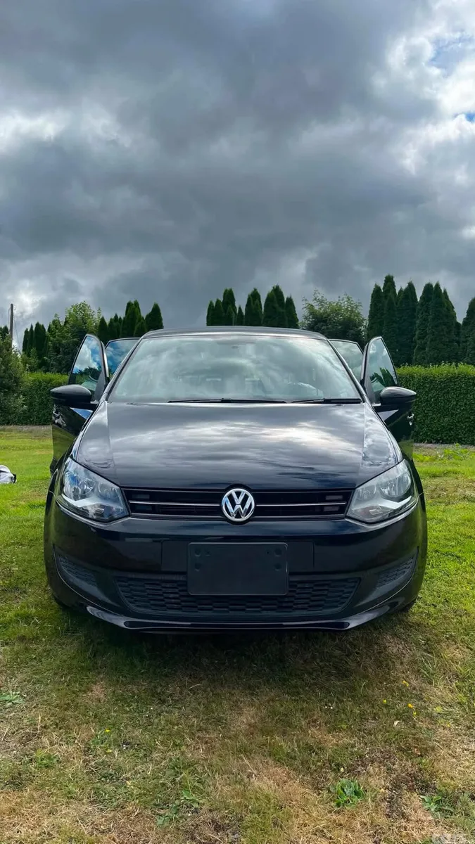 Volkswagen Polo Hatchback, Petrol, 2014, Black