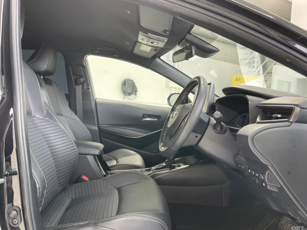 Toyota Corolla Estate, Petrol Hybrid, 2024, Black