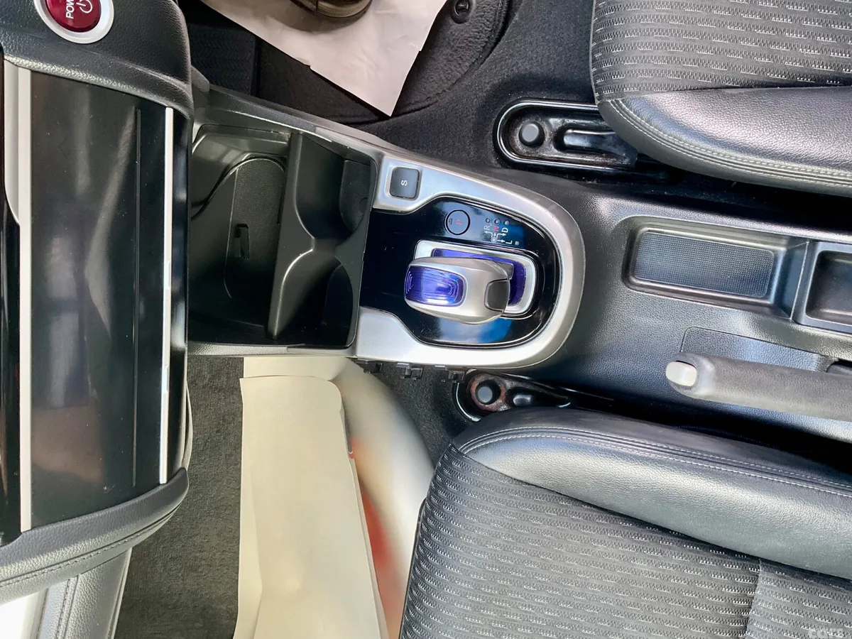 Honda Fit Hatchback, Petrol Hybrid, 2015, Silver