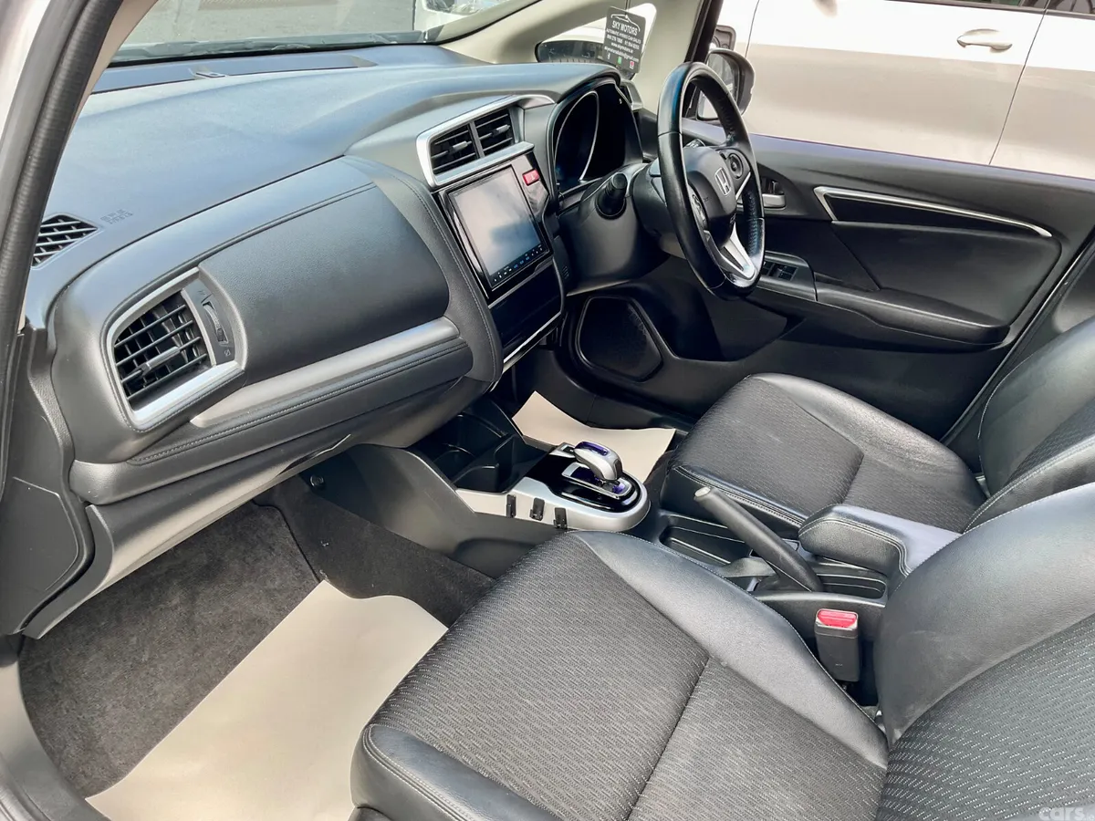 Honda Fit Hatchback, Petrol Hybrid, 2015, Silver