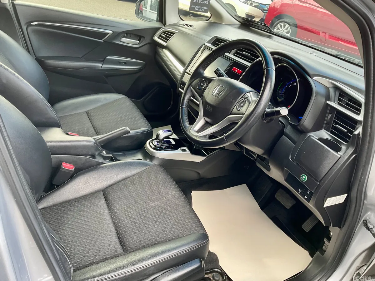 Honda Fit Hatchback, Petrol Hybrid, 2015, Silver