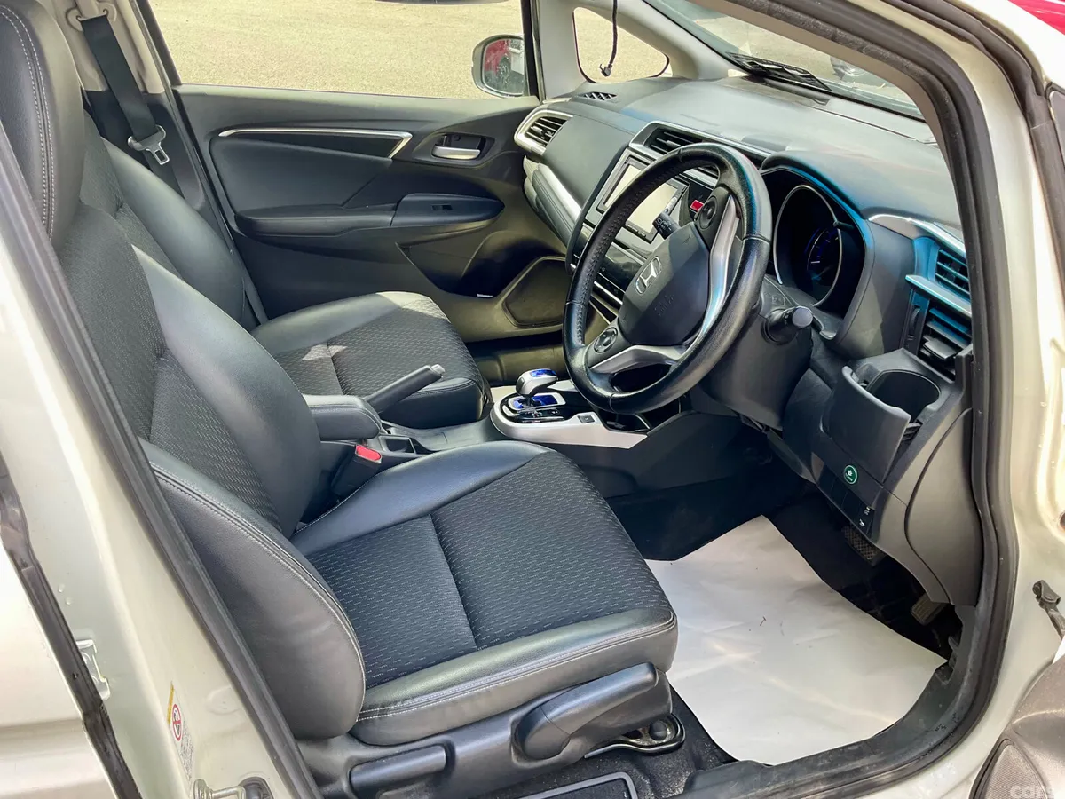 Honda Fit Hatchback, Petrol Hybrid, 2015, White