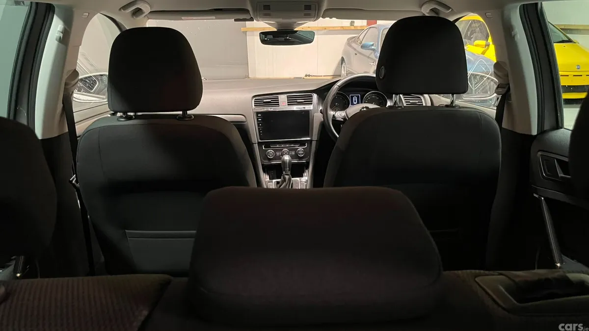Volkswagen Golf Hatchback, Petrol, 2017, Silver