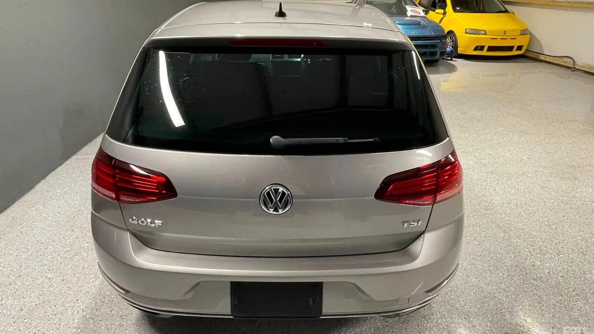 Volkswagen Golf Hatchback, Petrol, 2017, Silver