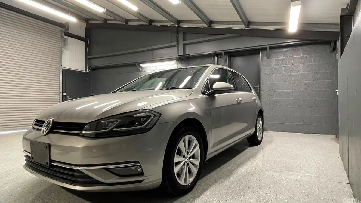 Volkswagen Golf Hatchback, Petrol, 2017, Silver