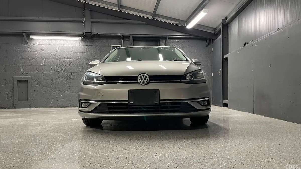 Volkswagen Golf Hatchback, Petrol, 2017, Silver