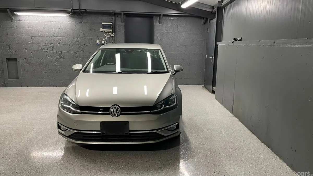 Volkswagen Golf Hatchback, Petrol, 2017, Silver