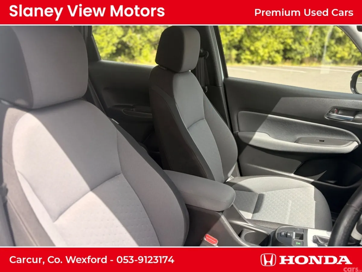 Honda Jazz Hatchback, Petrol Hybrid, 2025, White