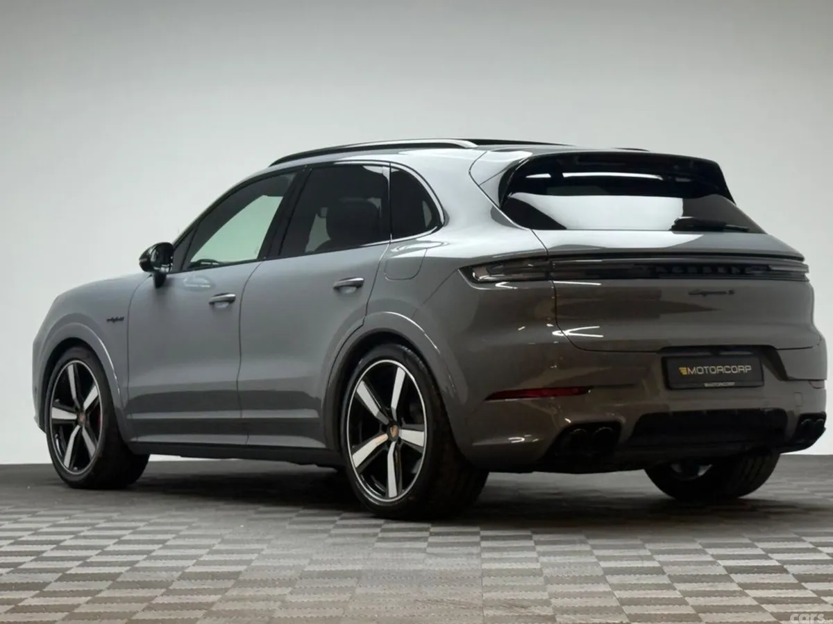 Porsche Cayenne SUV, Petrol Plug-in Hybrid, 2026, Grey