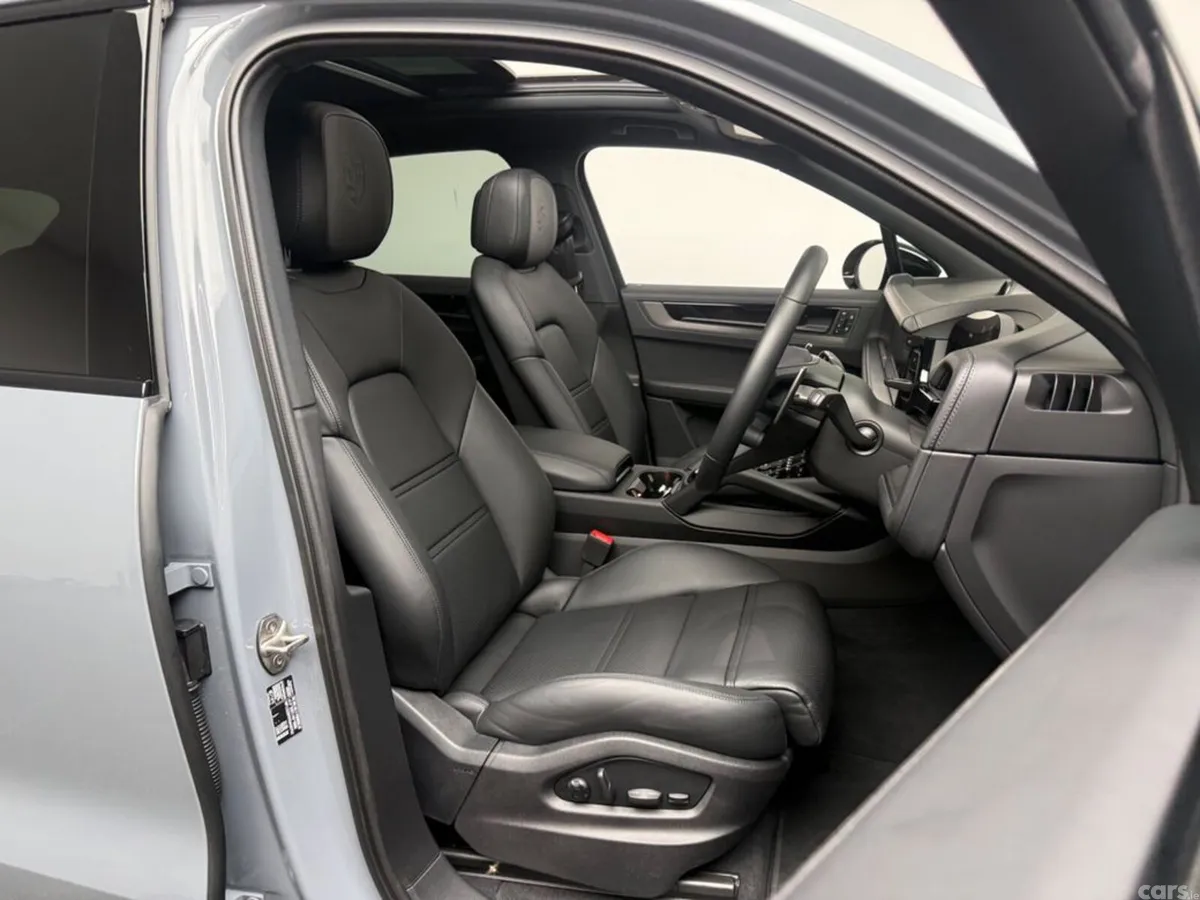 Porsche Cayenne SUV, Petrol Plug-in Hybrid, 2026, Grey