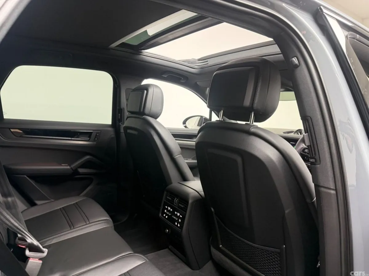 Porsche Cayenne SUV, Petrol Plug-in Hybrid, 2026, Grey