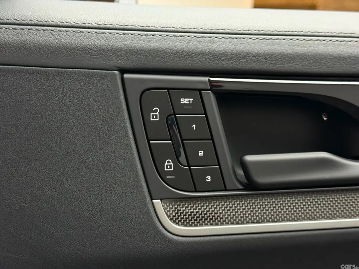 Porsche Cayenne Coupe, Petrol Plug-in Hybrid, 2026, Grey