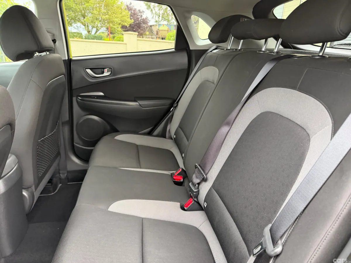 Hyundai KONA MPV, Petrol, 2020, Green