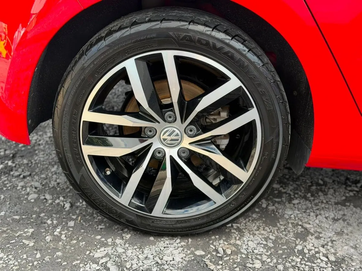 Volkswagen Golf Hatchback, Petrol, 2018, Red