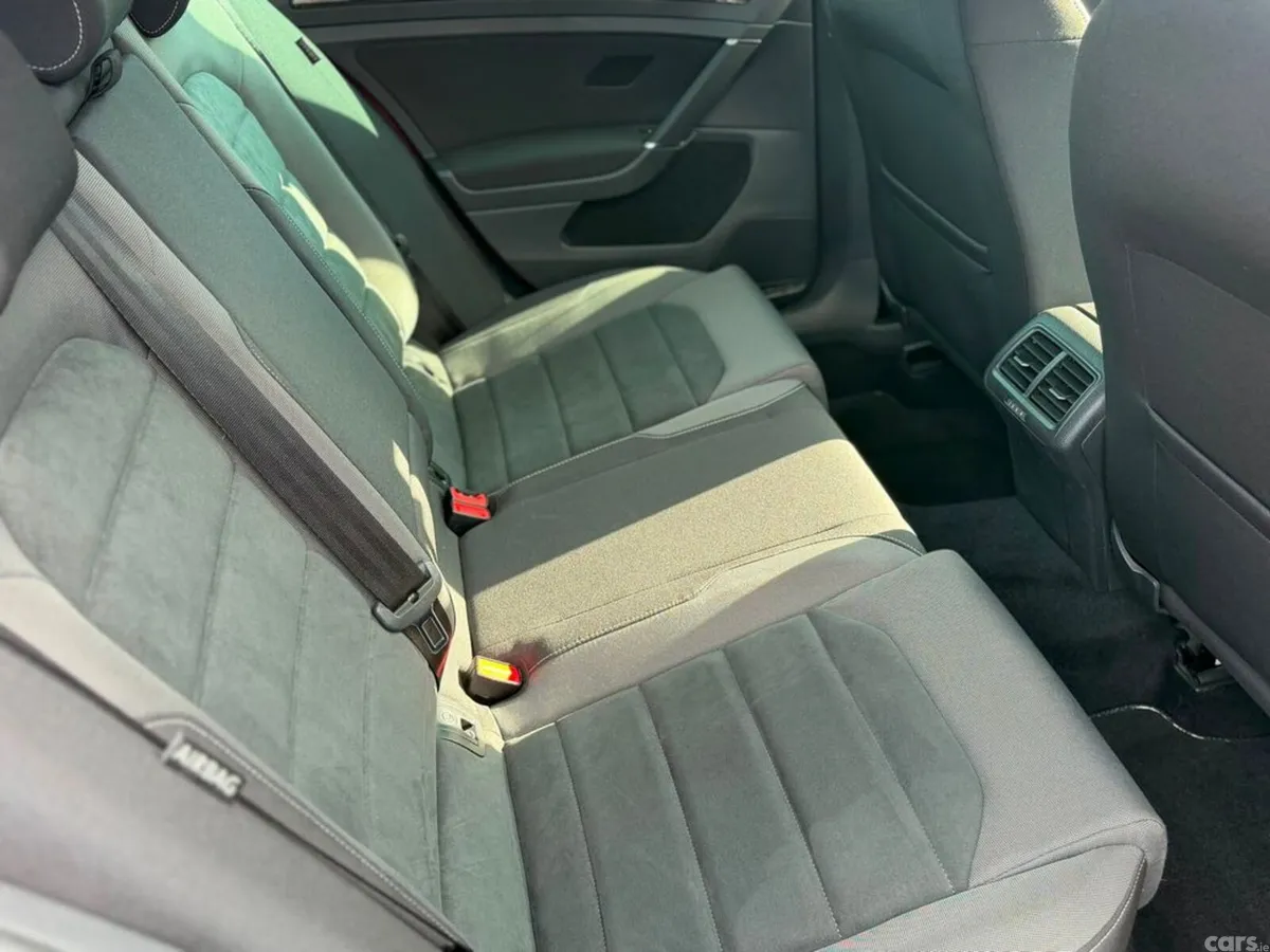 Volkswagen Golf Hatchback, Petrol, 2018, Red