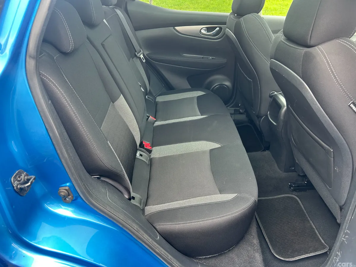 Nissan Qashqai Hatchback, Diesel, 2018, Blue