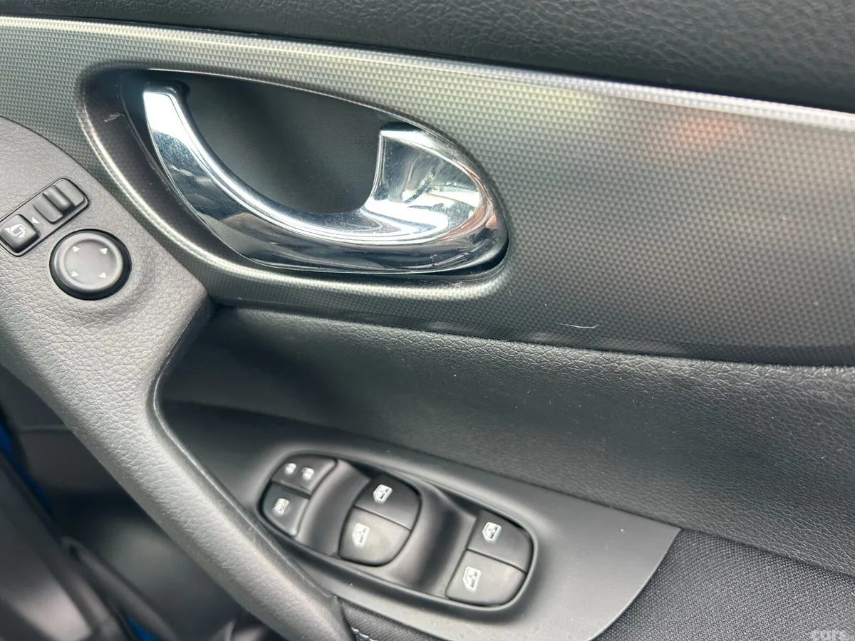 Nissan Qashqai Hatchback, Diesel, 2018, Blue