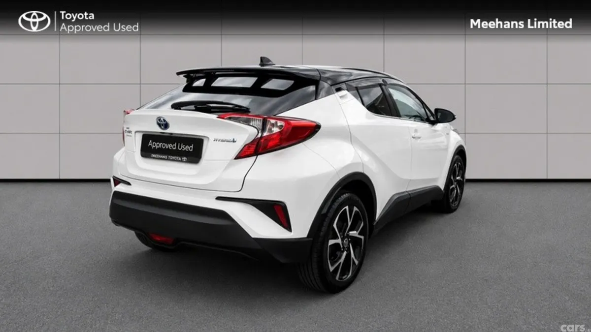 Toyota C-HR SUV, Petrol Hybrid, 2018, White