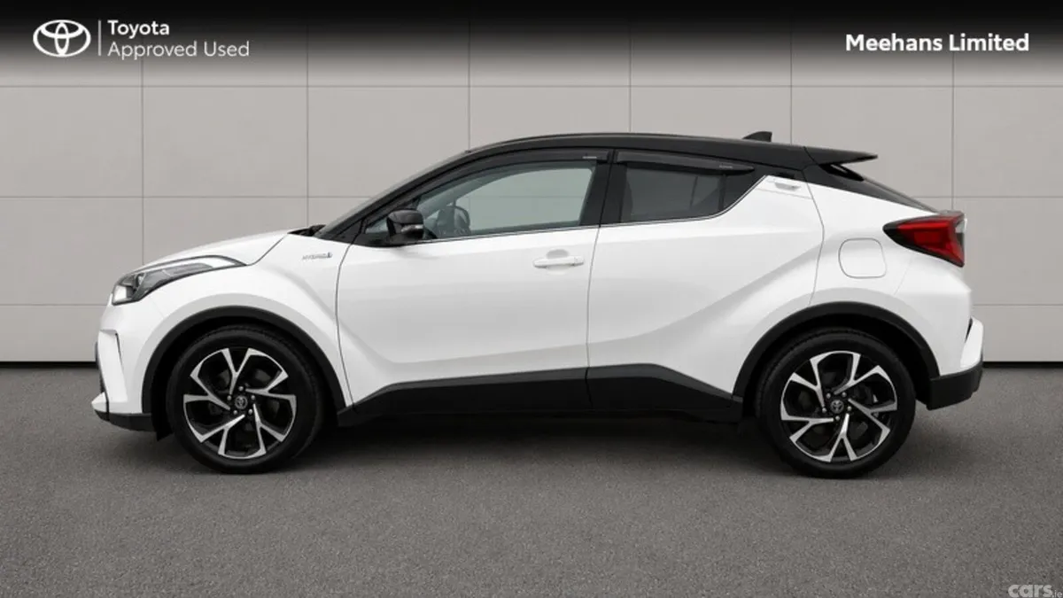 Toyota C-HR SUV, Petrol Hybrid, 2018, White