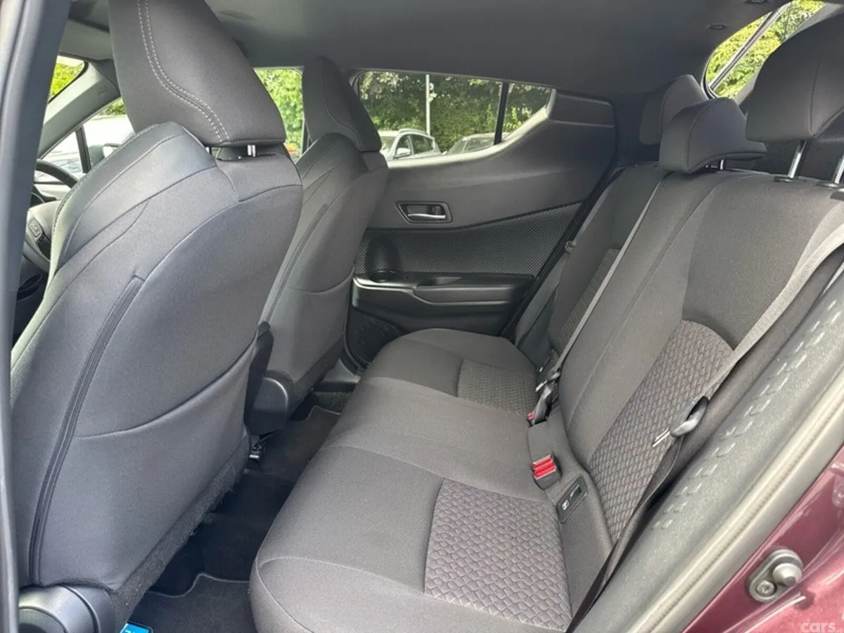 Toyota C-HR SUV, Petrol Hybrid, 2023, Purple