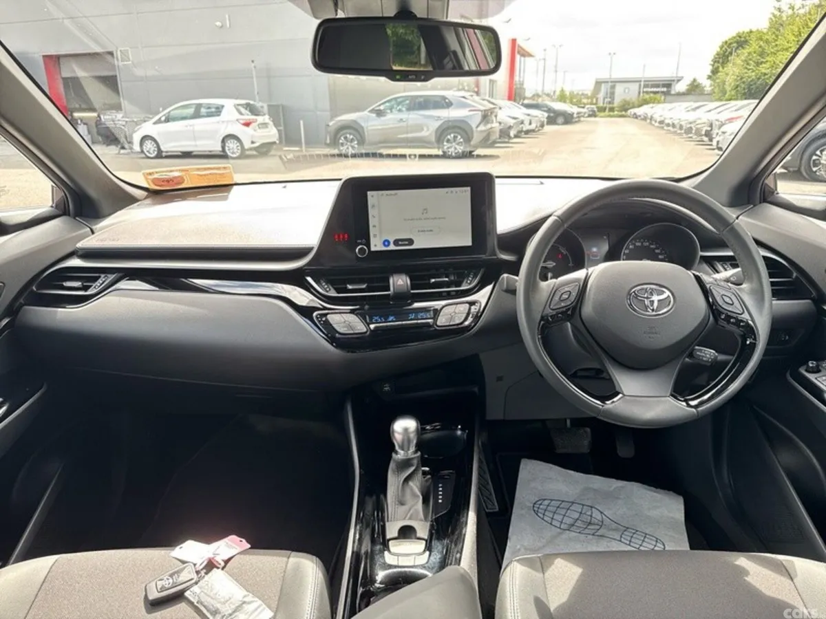 Toyota C-HR SUV, Petrol Hybrid, 2023, Purple