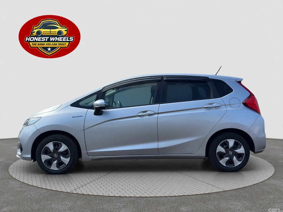 Honda Fit Hatchback, Petrol Hybrid, 2018, Silver