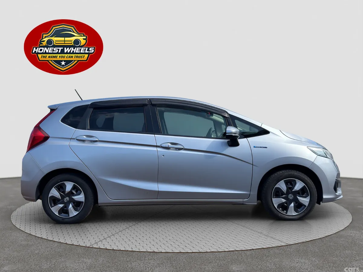 Honda Fit Hatchback, Petrol Hybrid, 2018, Silver