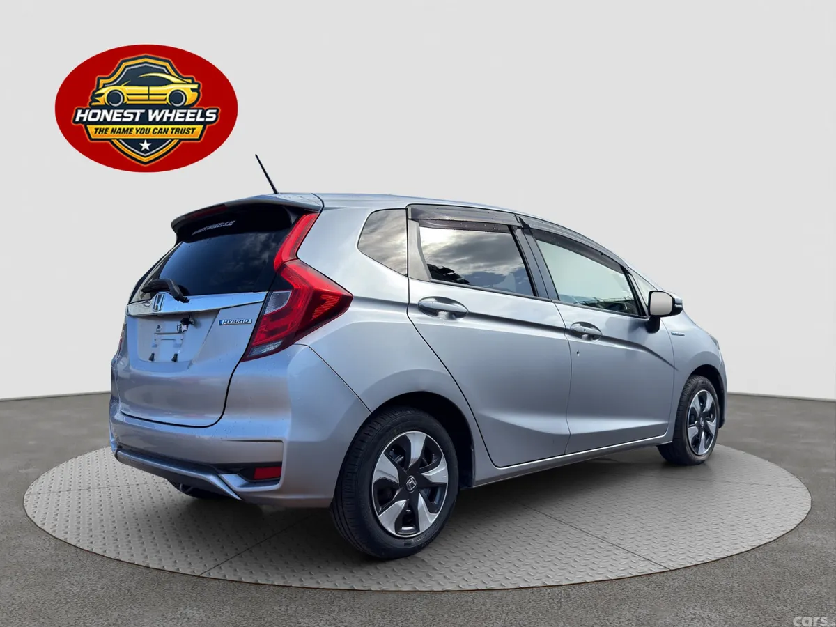 Honda Fit Hatchback, Petrol Hybrid, 2018, Silver