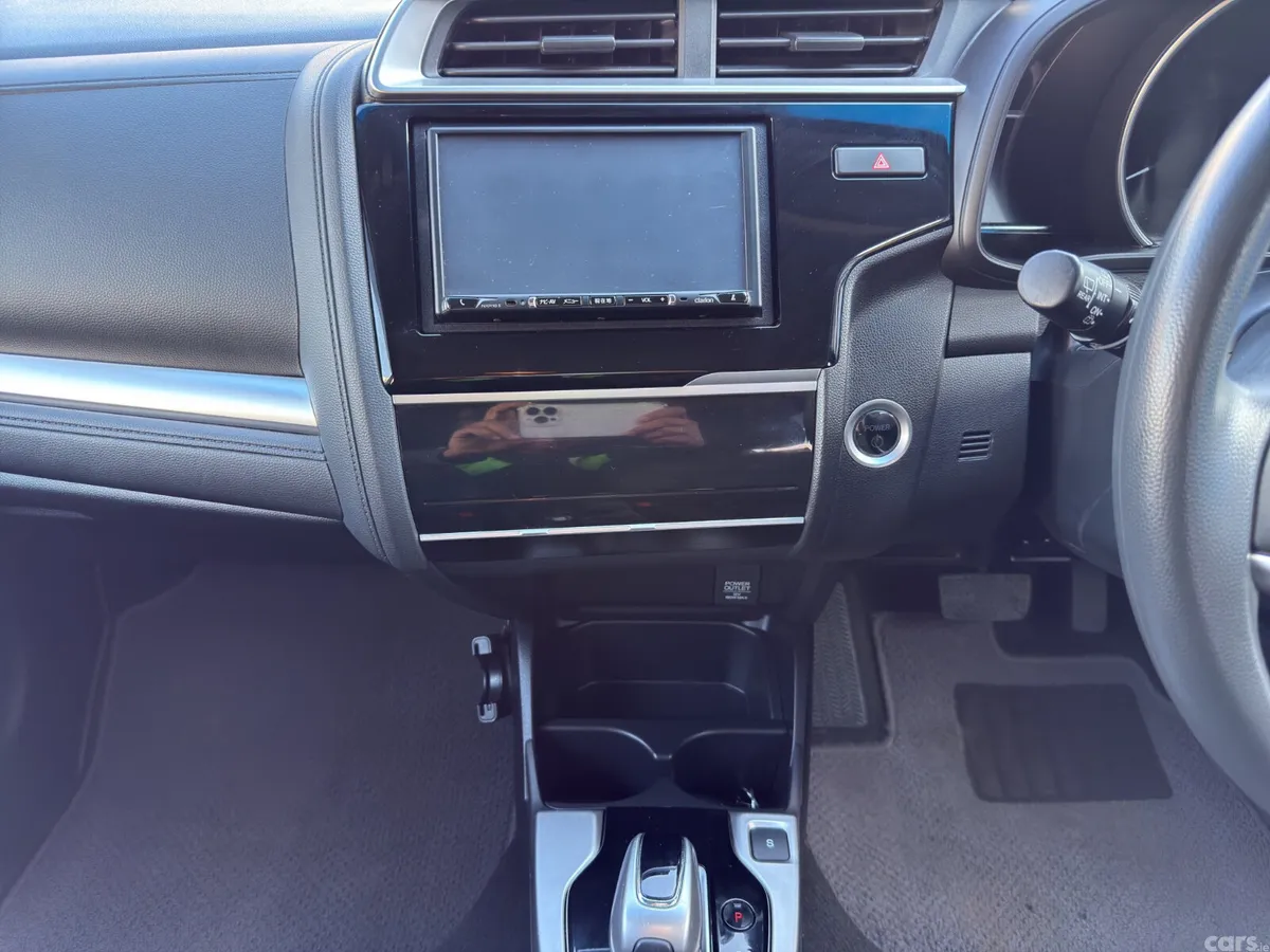 Honda Fit Hatchback, Petrol Hybrid, 2018, Silver