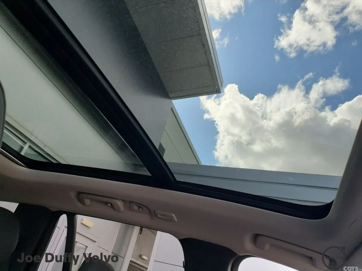Volvo XC90 SUV, Petrol Plug-in Hybrid, 2026, Blue