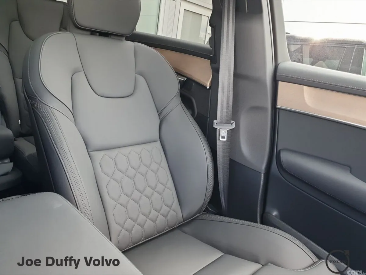 Volvo XC90 SUV, Petrol Plug-in Hybrid, 2026, Blue