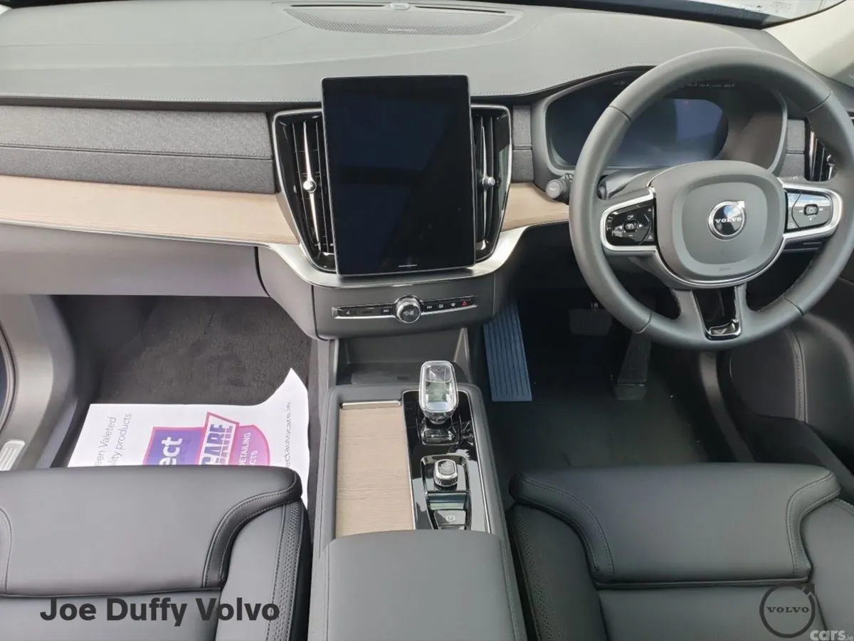 Volvo XC90 SUV, Petrol Plug-in Hybrid, 2026, Blue
