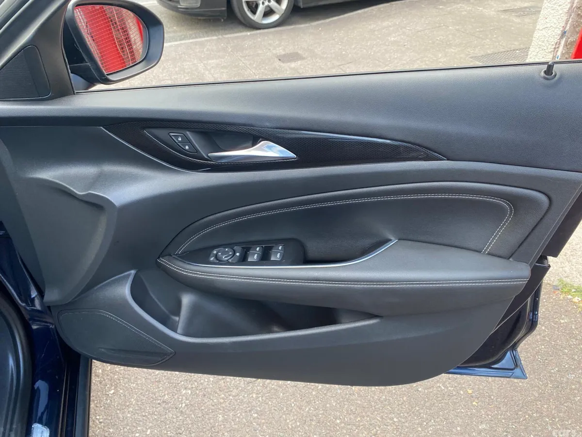 Opel Insignia Hatchback, Diesel, 2018, Blue