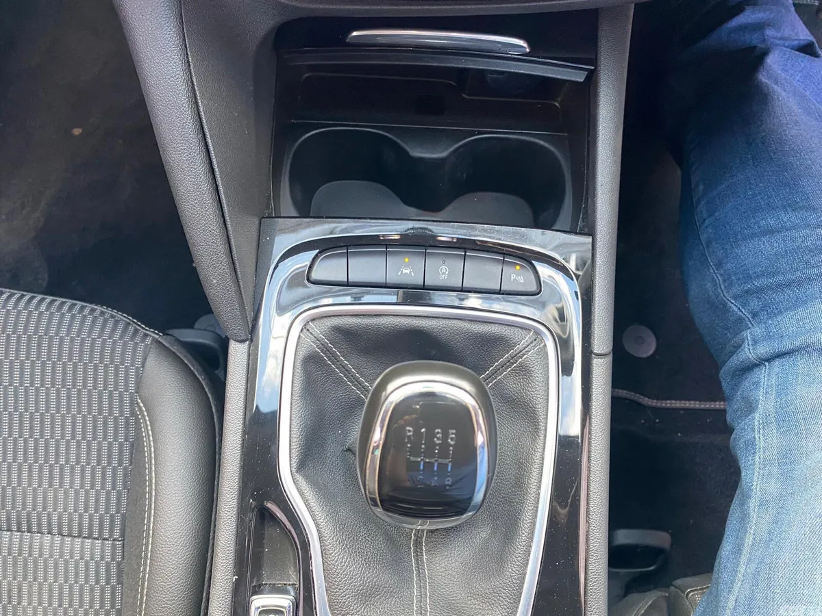 Opel Insignia Hatchback, Diesel, 2018, Blue