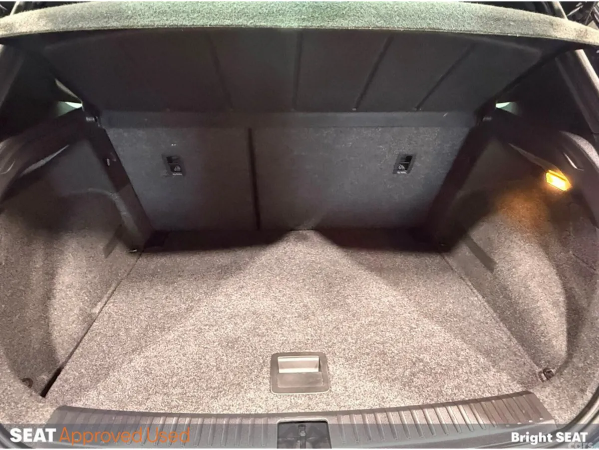 SEAT Arona Hatchback, Petrol, 2021, Grey