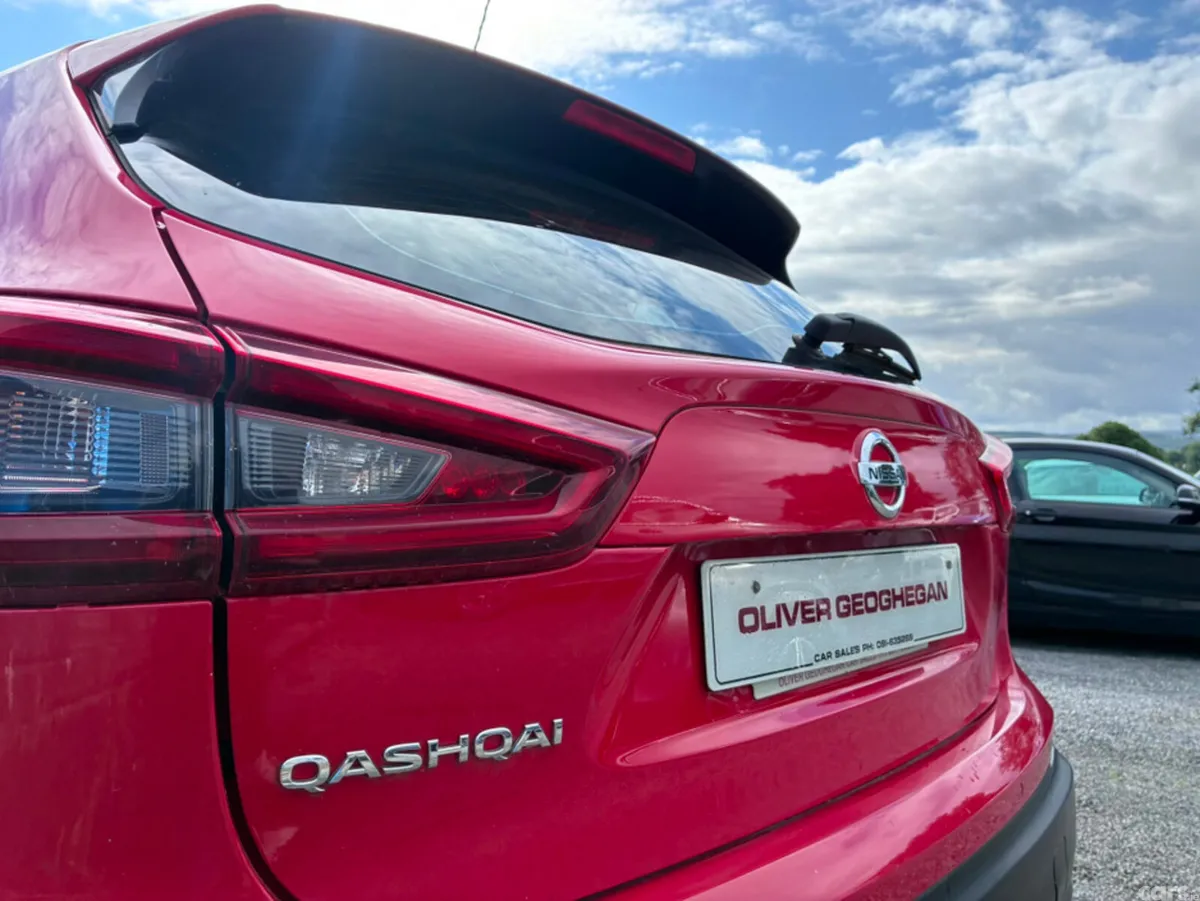 Nissan Qashqai SUV, Diesel, 2020, Red