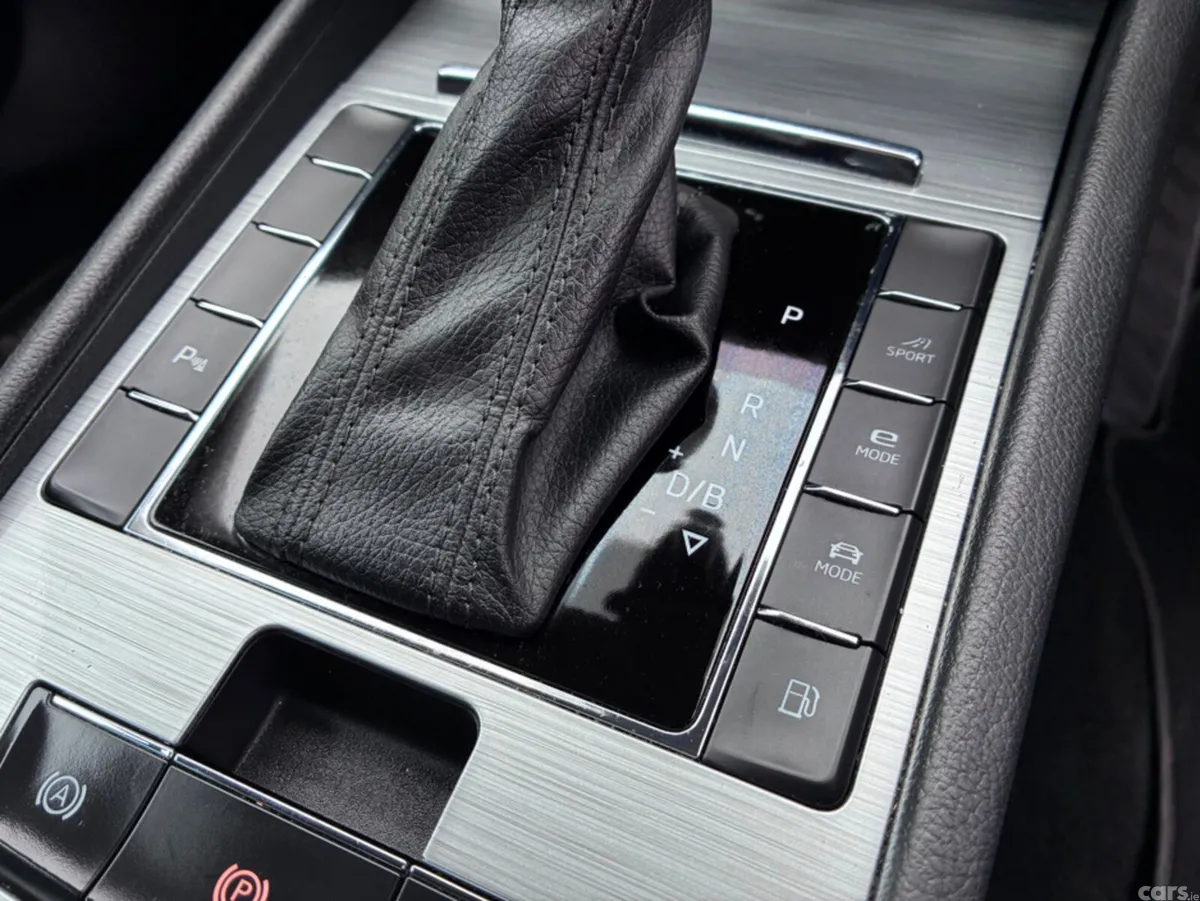 Skoda Superb Hatchback, Petrol Plug-in Hybrid, 2020, Grey