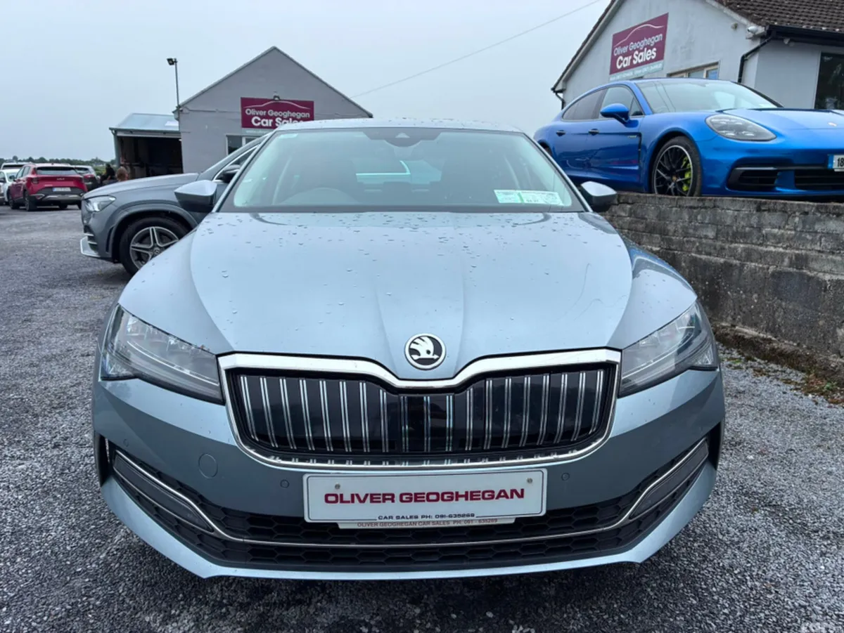 Skoda Superb Hatchback, Petrol Plug-in Hybrid, 2020, Grey