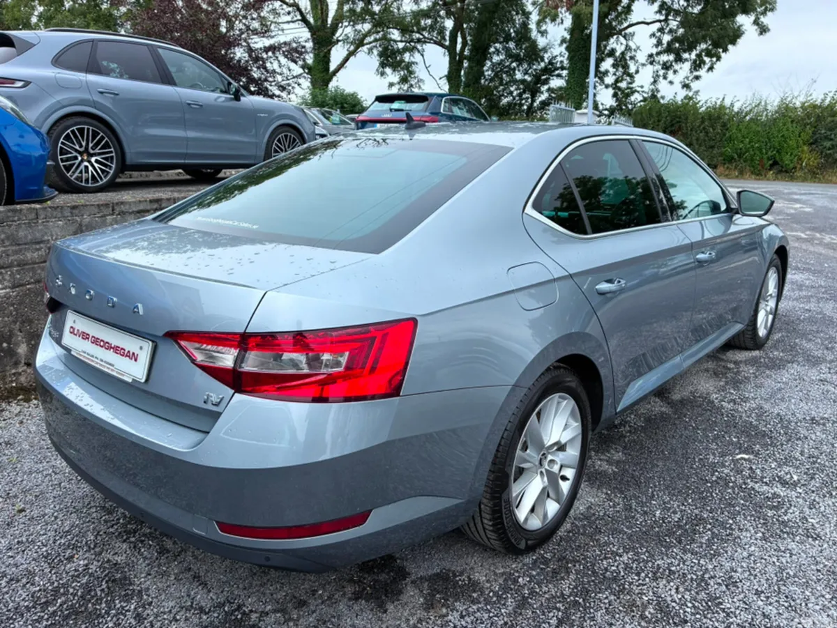 Skoda Superb Hatchback, Petrol Plug-in Hybrid, 2020, Grey