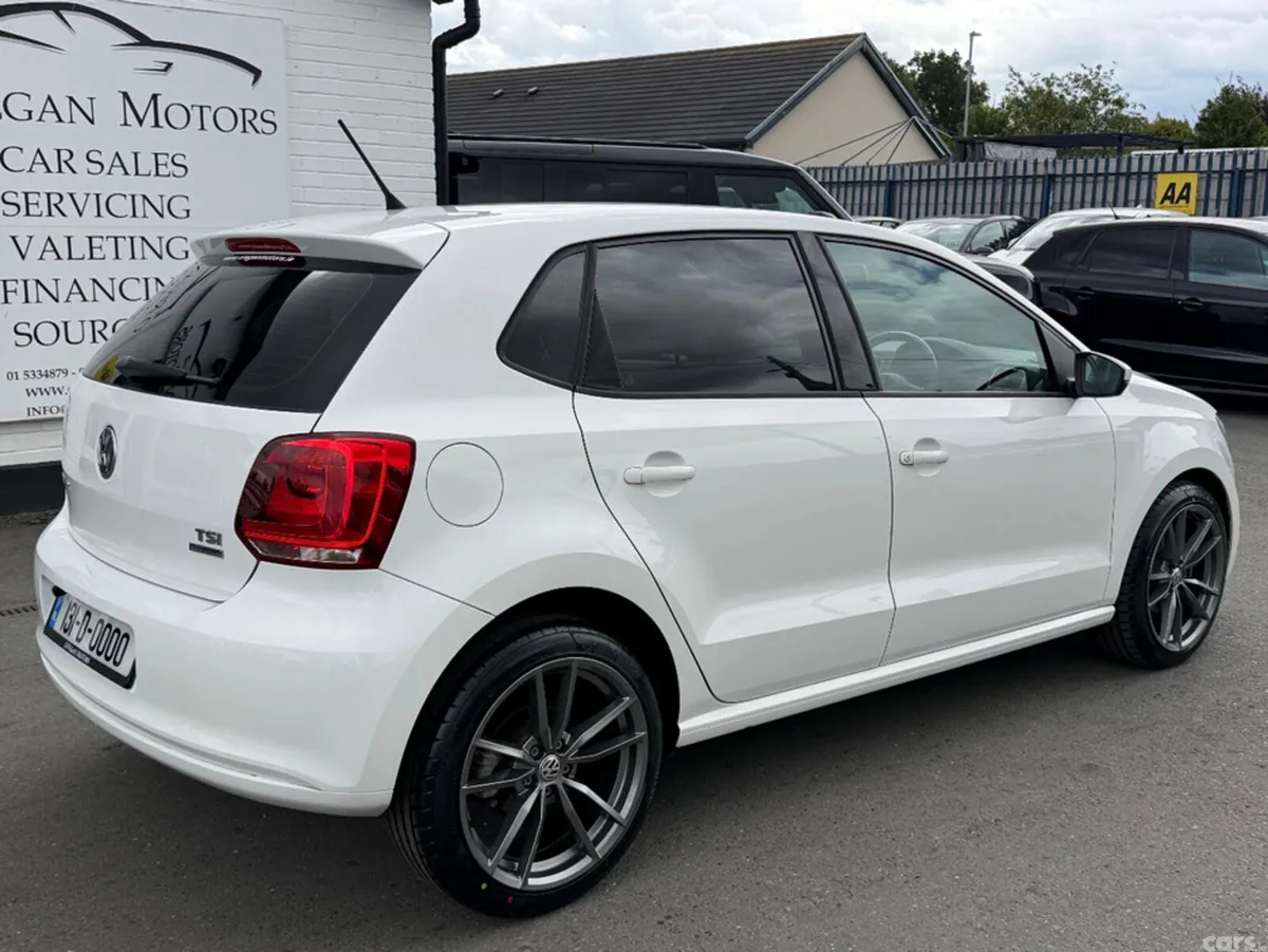 Volkswagen Polo Hatchback, Petrol, 2013, White