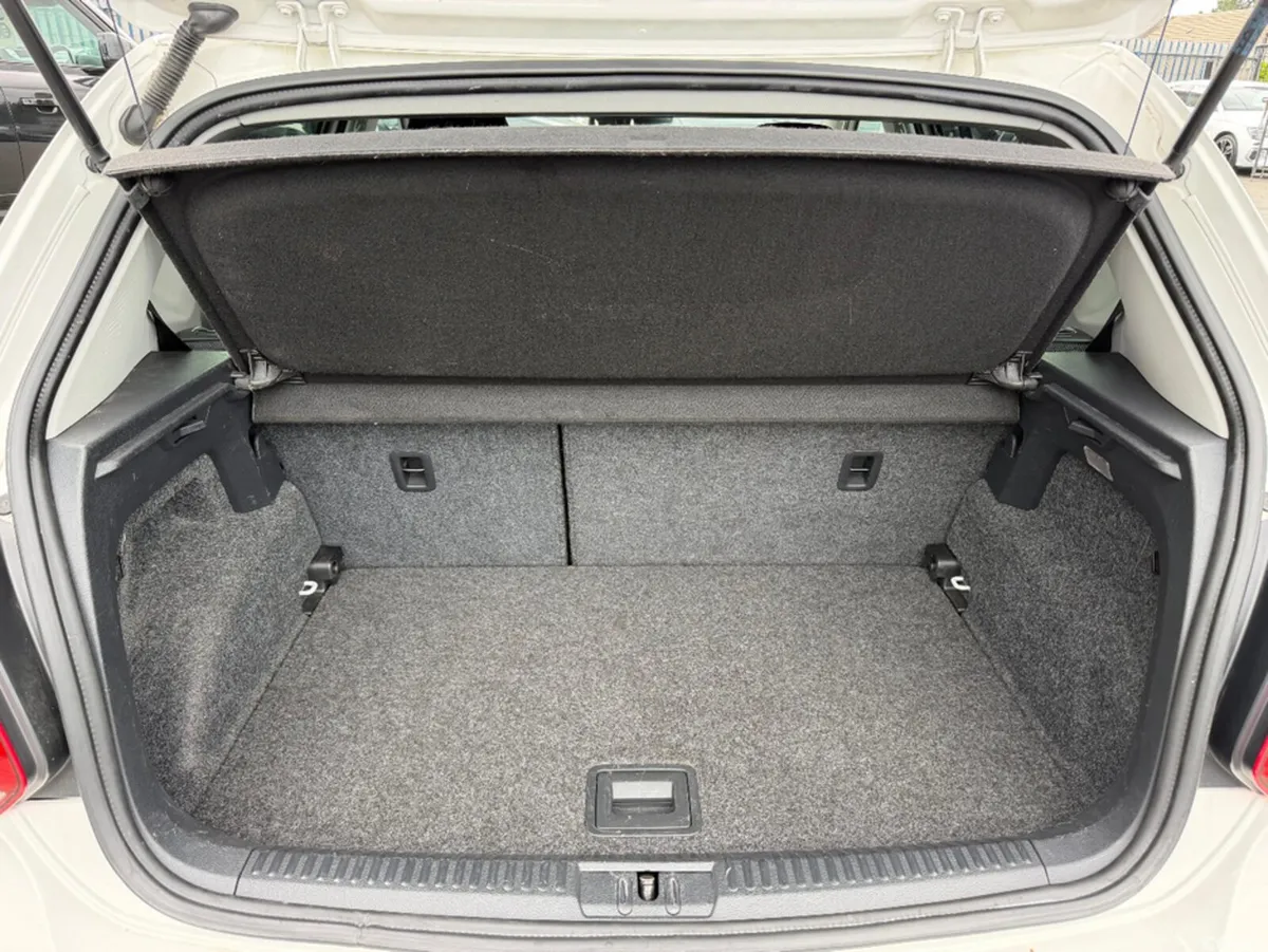 Volkswagen Polo Hatchback, Petrol, 2013, White