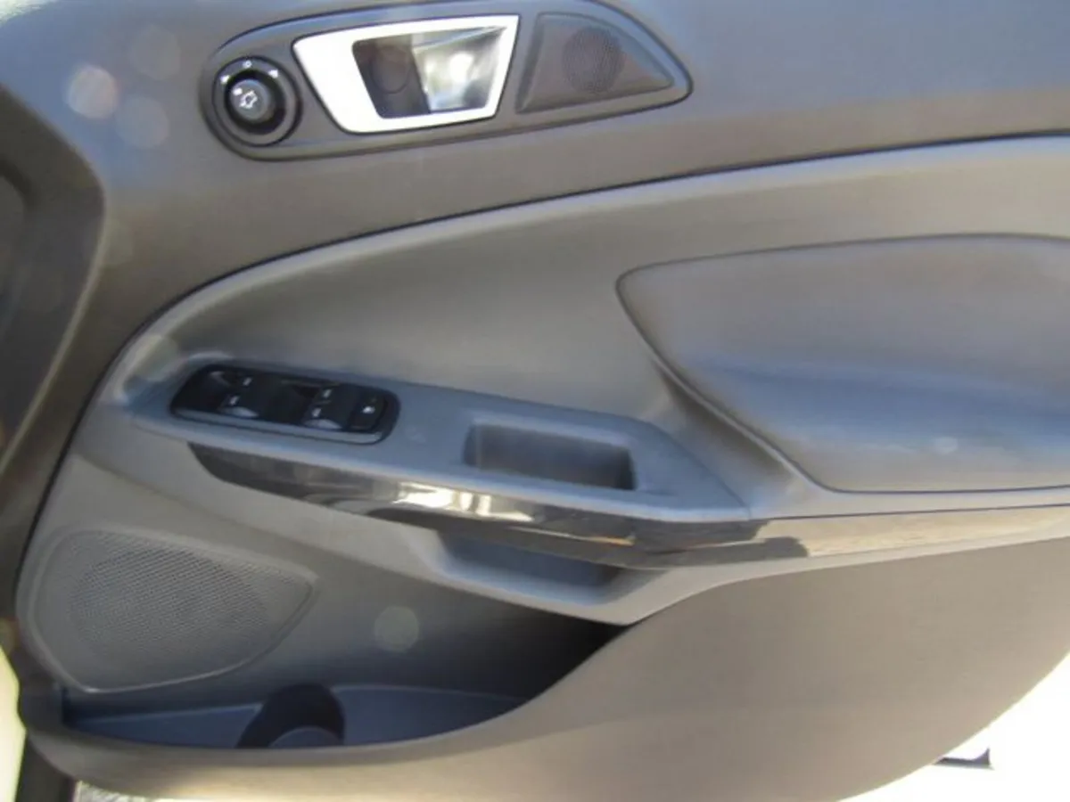 Ford EcoSport Hatchback, Diesel, 2015, White